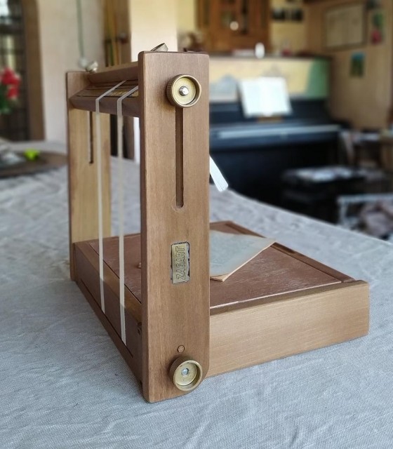 telaio-artigianale-per-legatoria-o-rilegatura